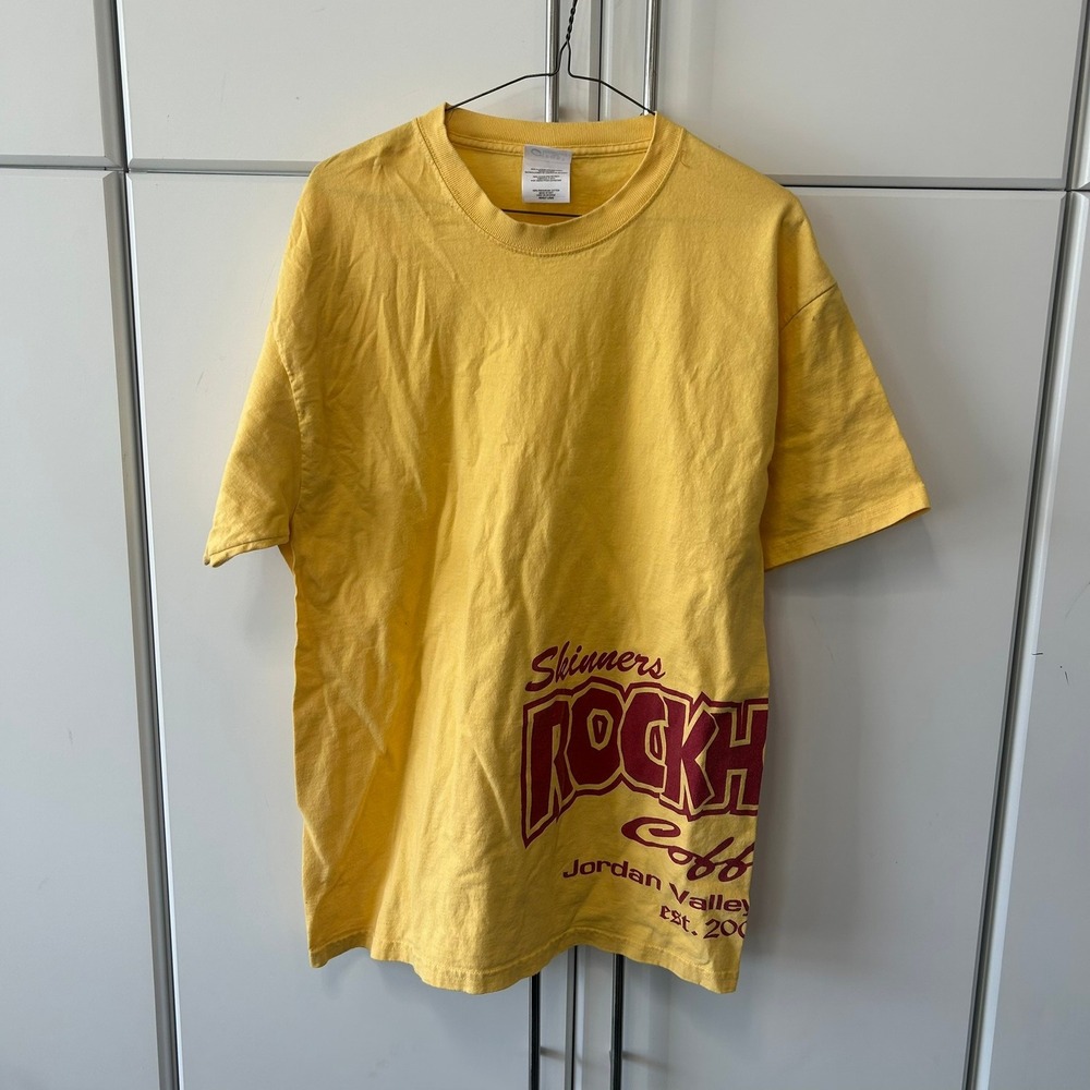 Skinners Rockhouse Coffee Yellow Graphic T-Shirt Mens Large Jordan Valley Oregon